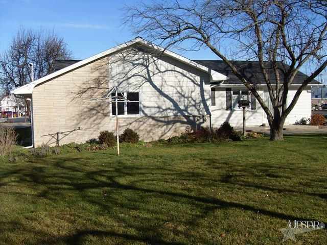 256 W Franklin St, Berne, IN 46711 photo 29