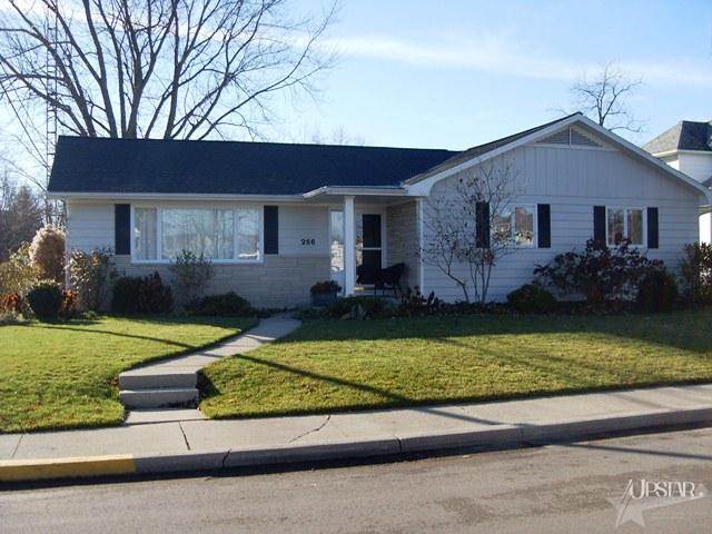 256 W Franklin St, Berne, IN 46711 photo 2