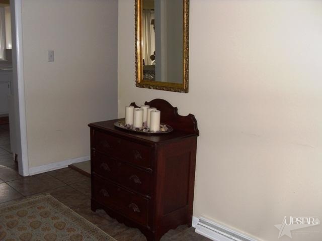 256 W Franklin St, Berne, IN 46711 photo 7
