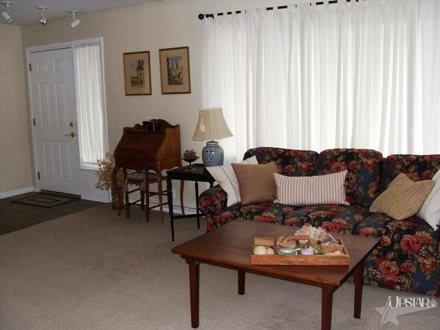 256 W Franklin St, Berne, IN 46711 photo 5