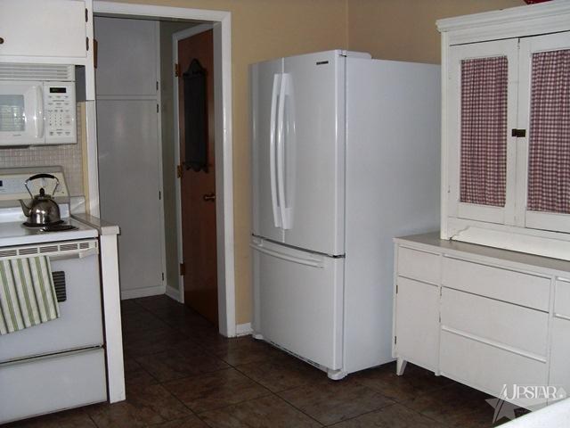256 W Franklin St, Berne, IN 46711 photo 15