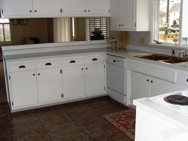 256 W Franklin St, Berne, IN 46711 photo 12