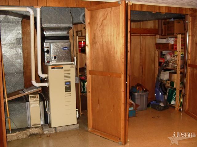 256 W Franklin St, Berne, IN 46711 photo 27