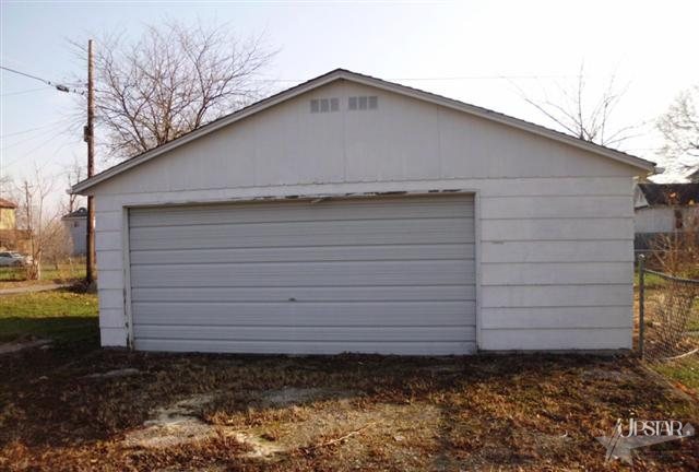 608 E Franklin St, Huntington, IN 46750 photo 4