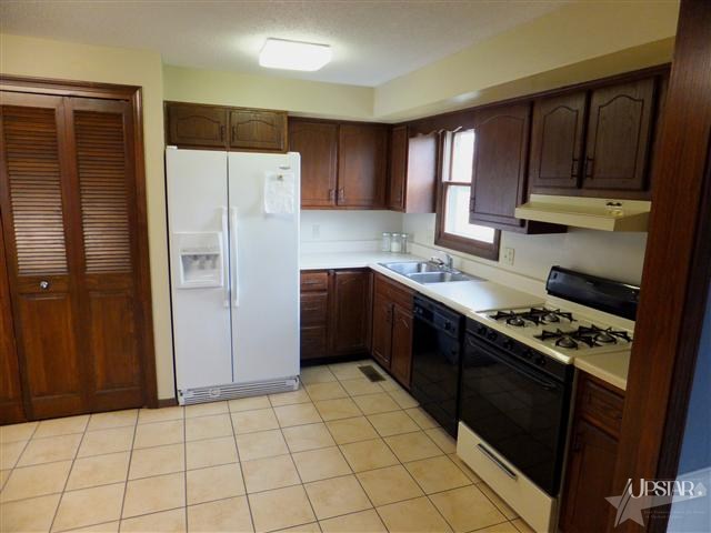 910 Crowder Ct, Fort Wayne, IN 46825 photo 4