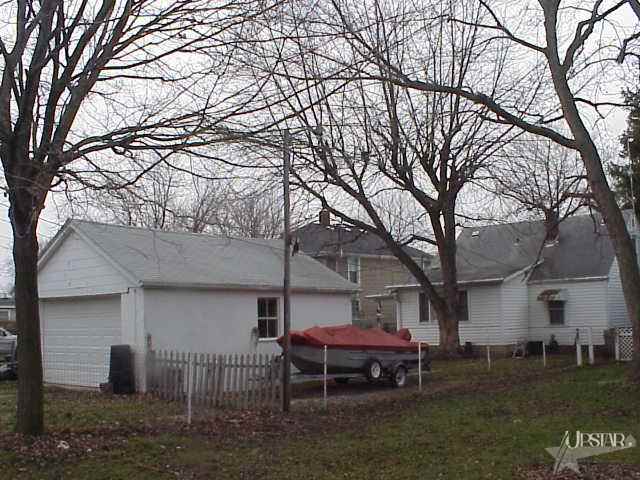 1321 Ogan Ave, Huntington, IN 46750 photo 2