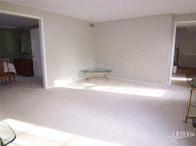 8207 Quincy Ct, Fort Wayne, IN 46835 photo 4