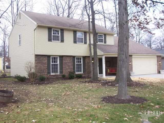8207 Quincy Ct, Fort Wayne, IN 46835 photo 1