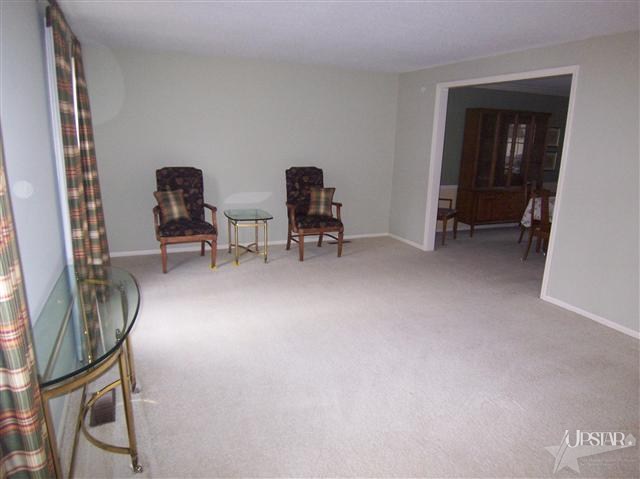 8207 Quincy Ct, Fort Wayne, IN 46835 photo 3
