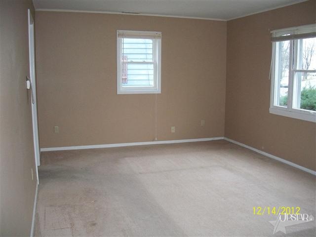 5121 Oliver St, Fort Wayne, IN 46806 photo 2
