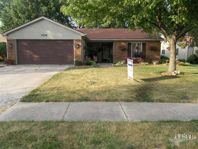 7129 Elmbrook Dr, Fort Wayne, IN 46835 photo 1