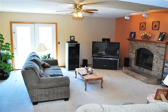723 Currie Hill St, Fort Wayne, IN 46804 photo 2