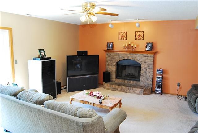 723 Currie Hill St, Fort Wayne, IN 46804 photo 3