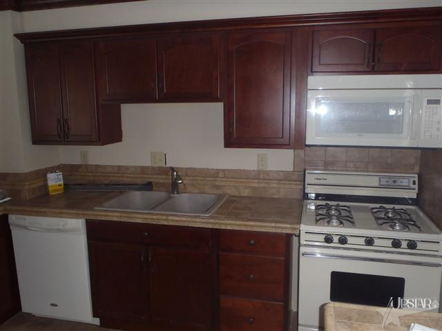 531 Elnora Dr, Fort Wayne, IN 46825 photo 3