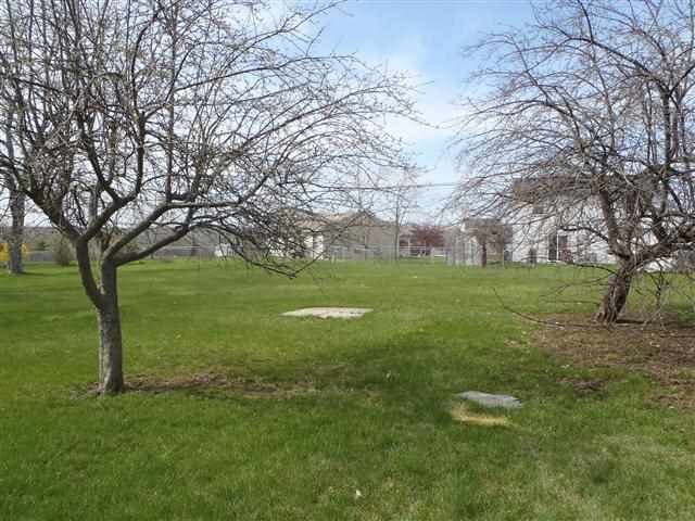 531 Elnora Dr, Fort Wayne, IN 46825 photo 2