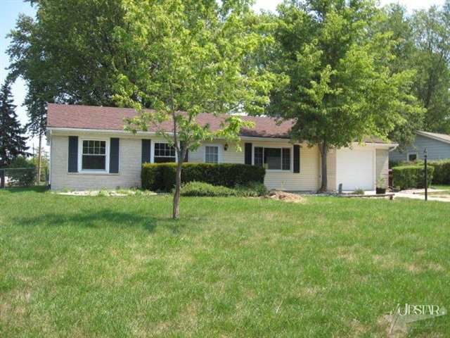 5201 Renfrew Dr, Fort Wayne, IN 46835 photo 3