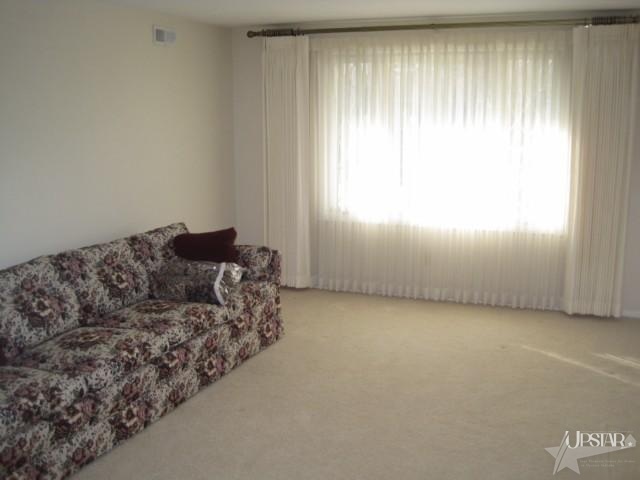 1547 Darby Ln, New Haven, IN 46774 photo 3