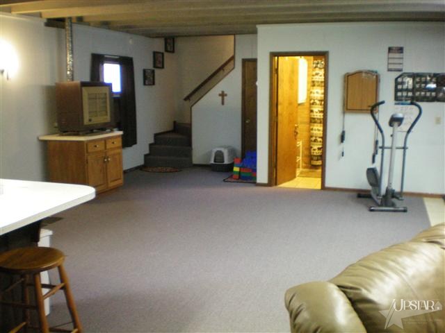 17233 Lochner Rd, Spencerville, IN 46788 photo 9