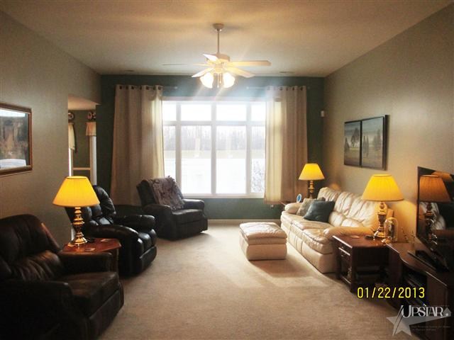 9019 Strathmore Ln, Fort Wayne, IN 46818 photo 4