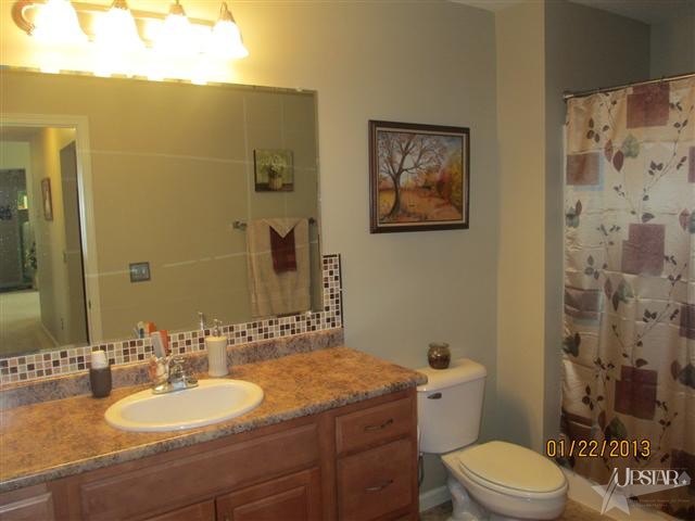 9019 Strathmore Ln, Fort Wayne, IN 46818 photo 18