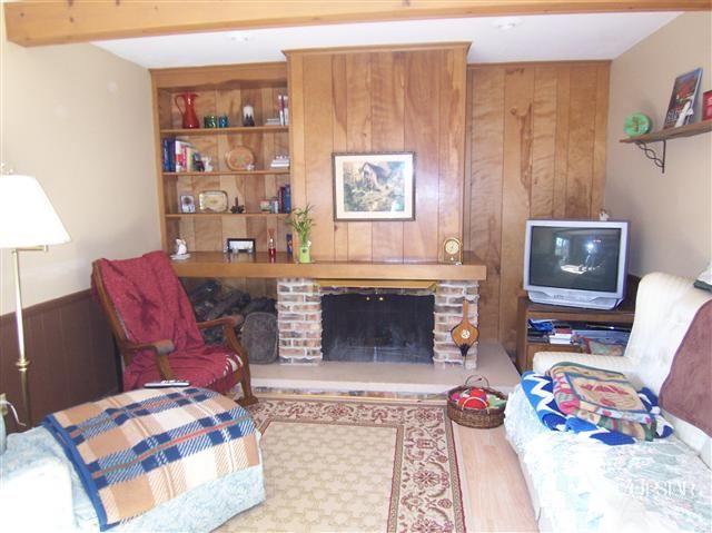 1818 Gladstone Dr, Fort Wayne, IN 46816 photo 2