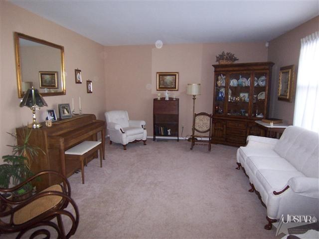 1818 Gladstone Dr, Fort Wayne, IN 46816 photo 3