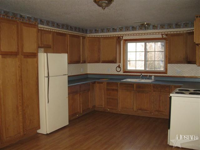 330 W Walnut, Butler, IN 46721 photo 4