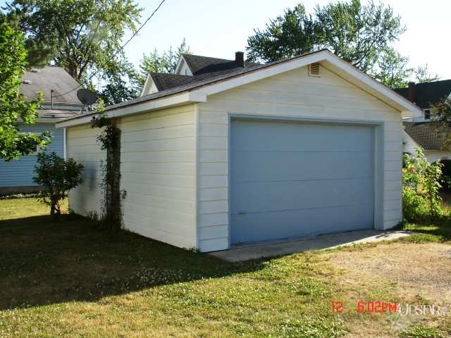 117 E 4th St, Warren, IN 46792 photo 4
