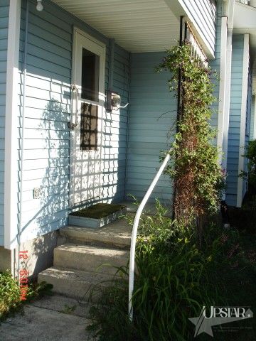 117 E 4th St, Warren, IN 46792 photo 2