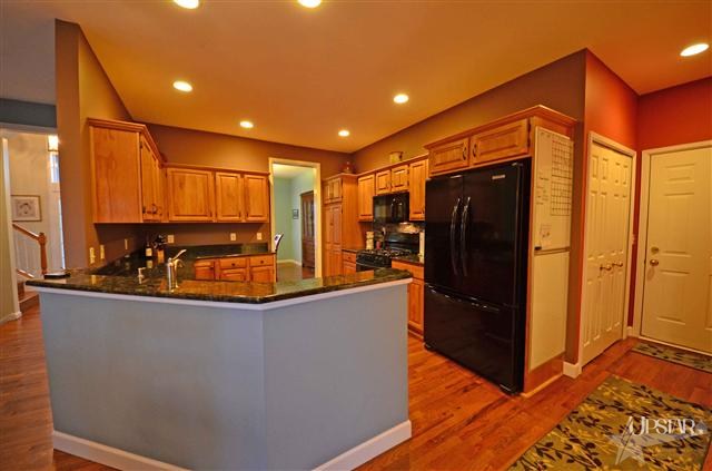 10632 N Westlakes Dr, Fort Wayne, IN 46804 photo 2