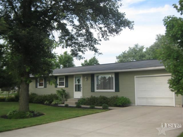 1464 W Cherry St, Bluffton, IN 46714 photo 1