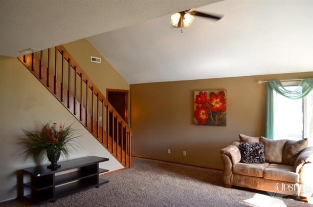 2261 N Shady Ln, Bluffton, IN 46714 photo 2