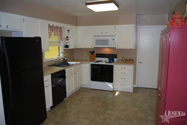 6911 Hathaway Rd, Fort Wayne, IN 46818 photo 3