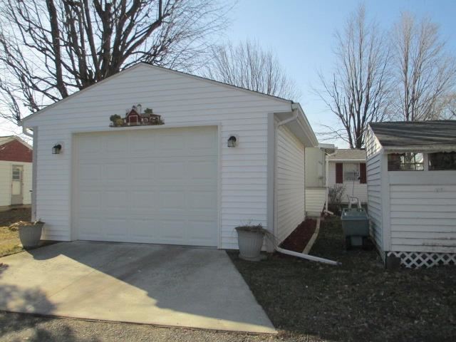 704 W Rush St, Kendallville, IN 46755 photo 11