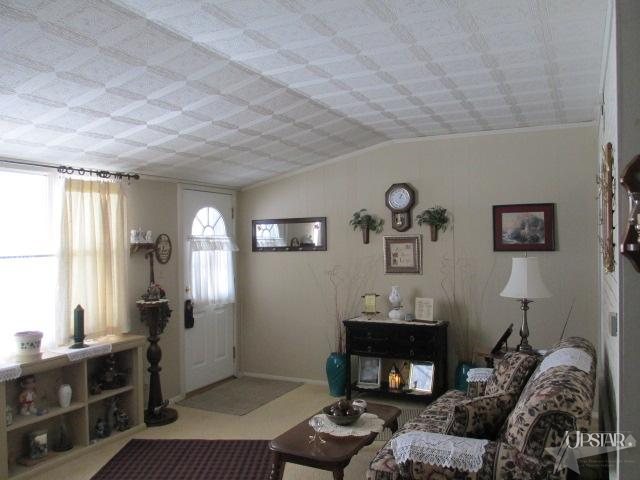 704 W Rush St, Kendallville, IN 46755 photo 2
