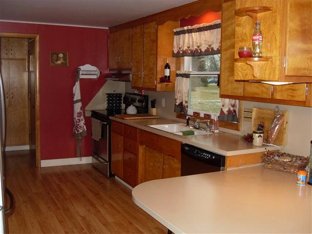 566 Sherwayne Dr, Berne, IN 46711 photo 6