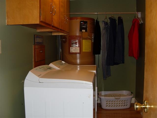 566 Sherwayne Dr, Berne, IN 46711 photo 13