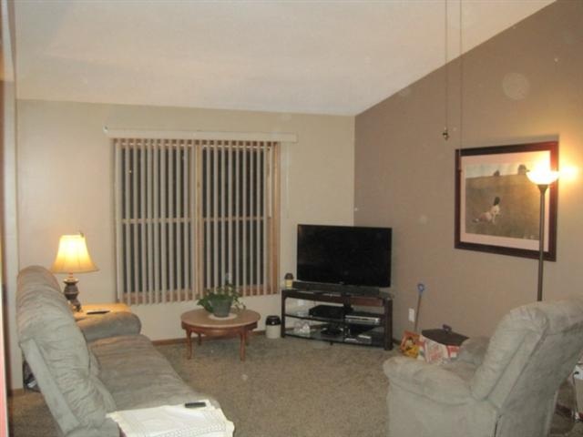 104 N Bunn St, Ossian, IN 46777 photo 2