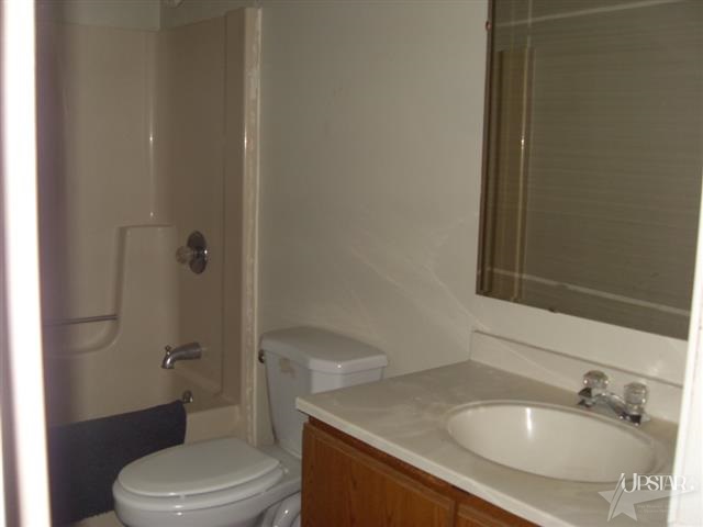 905 Phillip St, Auburn, IN 46706 photo 5