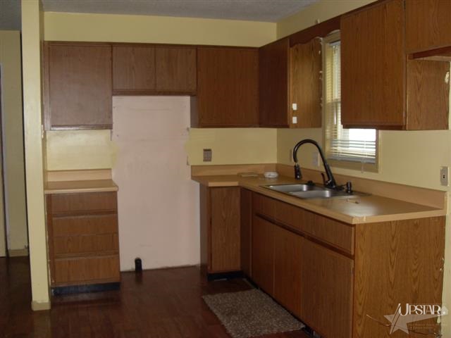 905 Phillip St, Auburn, IN 46706 photo 3