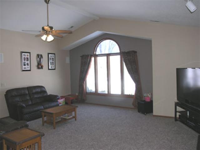 10919 Millstone Dr, Fort Wayne, IN 46818 photo 6