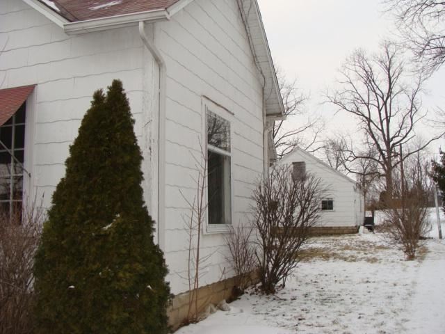 303 First St, Warren, IN 46792 photo 2
