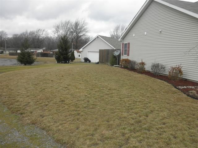 407 Blakewood Ct, Ossian, IN 46777 photo 2