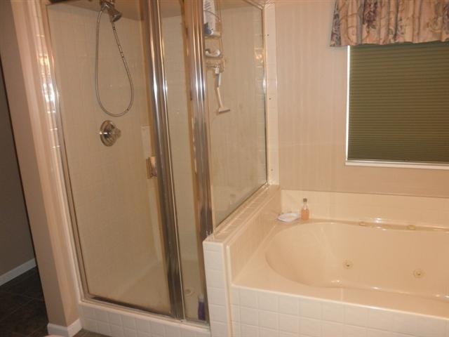 407 Blakewood Ct, Ossian, IN 46777 photo 17