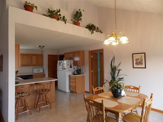 1129 Hidden Creek Cv, Fort Wayne, IN 46845 photo 2