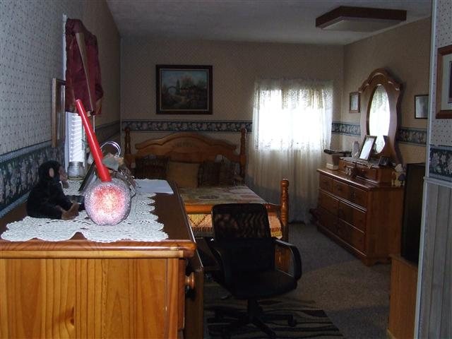 1045 Harris St, Huntington, IN 46750 photo 8