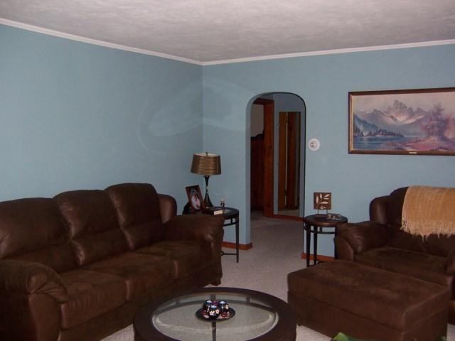 408 W Green St, Butler, IN 46721 photo 4