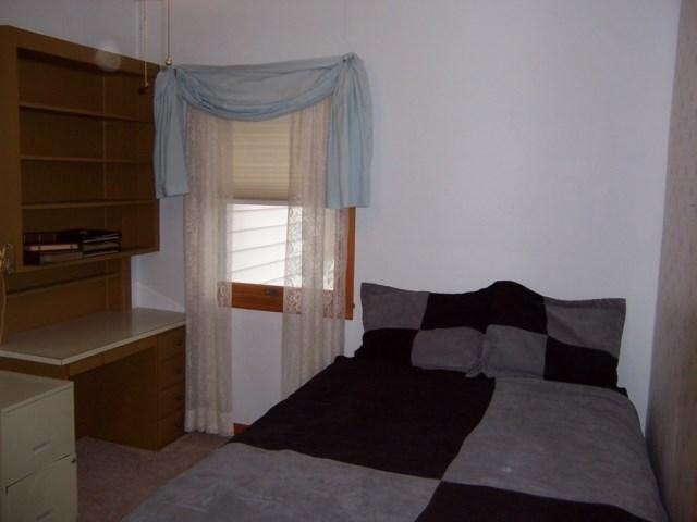 408 W Green St, Butler, IN 46721 photo 8
