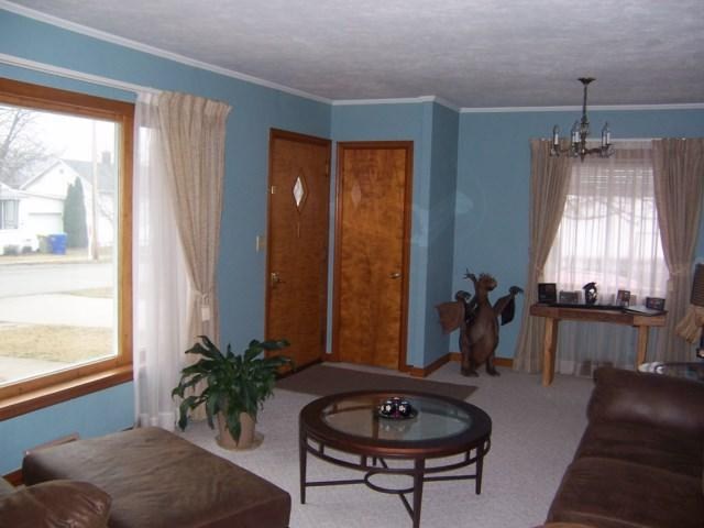 408 W Green St, Butler, IN 46721 photo 2
