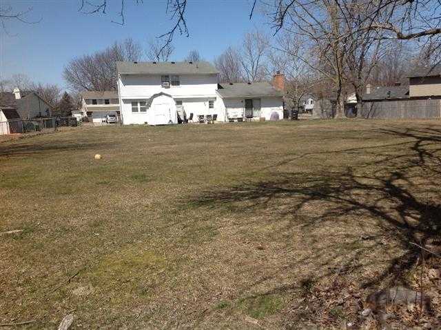 4034 Oakhurst Dr, Fort Wayne, IN 46815 photo 2